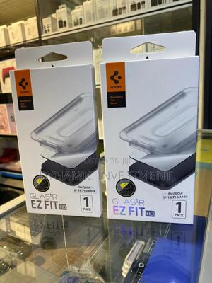 iPhone 16 Pro Max Spigen Glass Screen Protector Fit Privacy - thumbnail 2