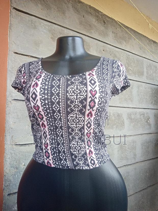 Thrifted Crop Tops - thumbnail 5