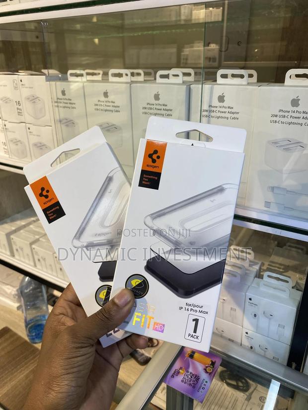 Apple iPhone 16 Pro Max Privacy Auto Fix Glass Protector - main view