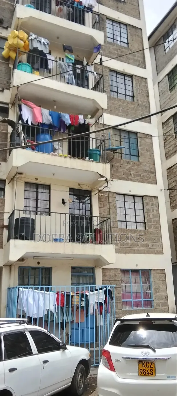 2bdrm Block of Flats in Caltex for sale