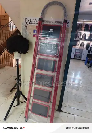 Durable and Strong Aluminum 6 Steps Ladder
