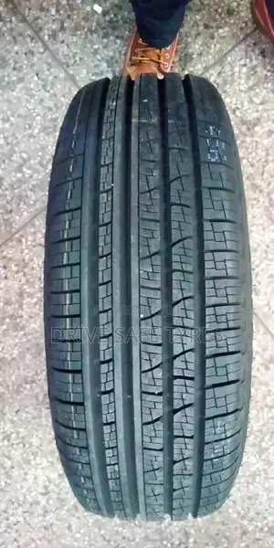 215/60 R17 Pirelli Scorpion Tyre
