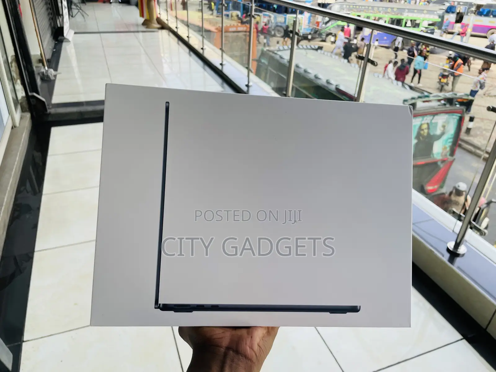 New Laptop Apple MacBook Air 2022 M2 8GB Apple M2 SSD 256GB