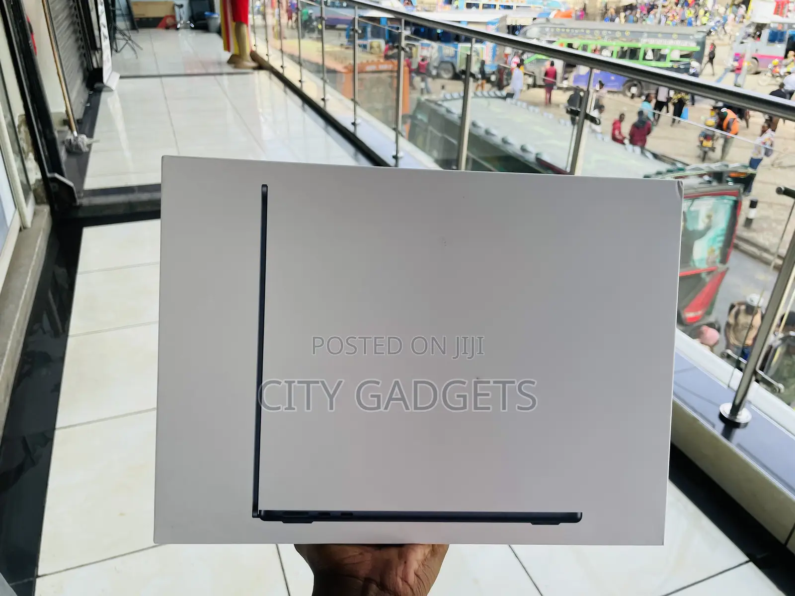 New Laptop Apple MacBook Air 2022 M2 8GB Apple M2 SSD 256GB