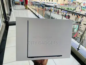 New Laptop Apple MacBook Air 2022 M2 8GB Apple M2 SSD 256GB