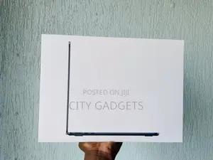 New Laptop Apple MacBook Air 2022 M2 8GB Apple M2 SSD 256GB