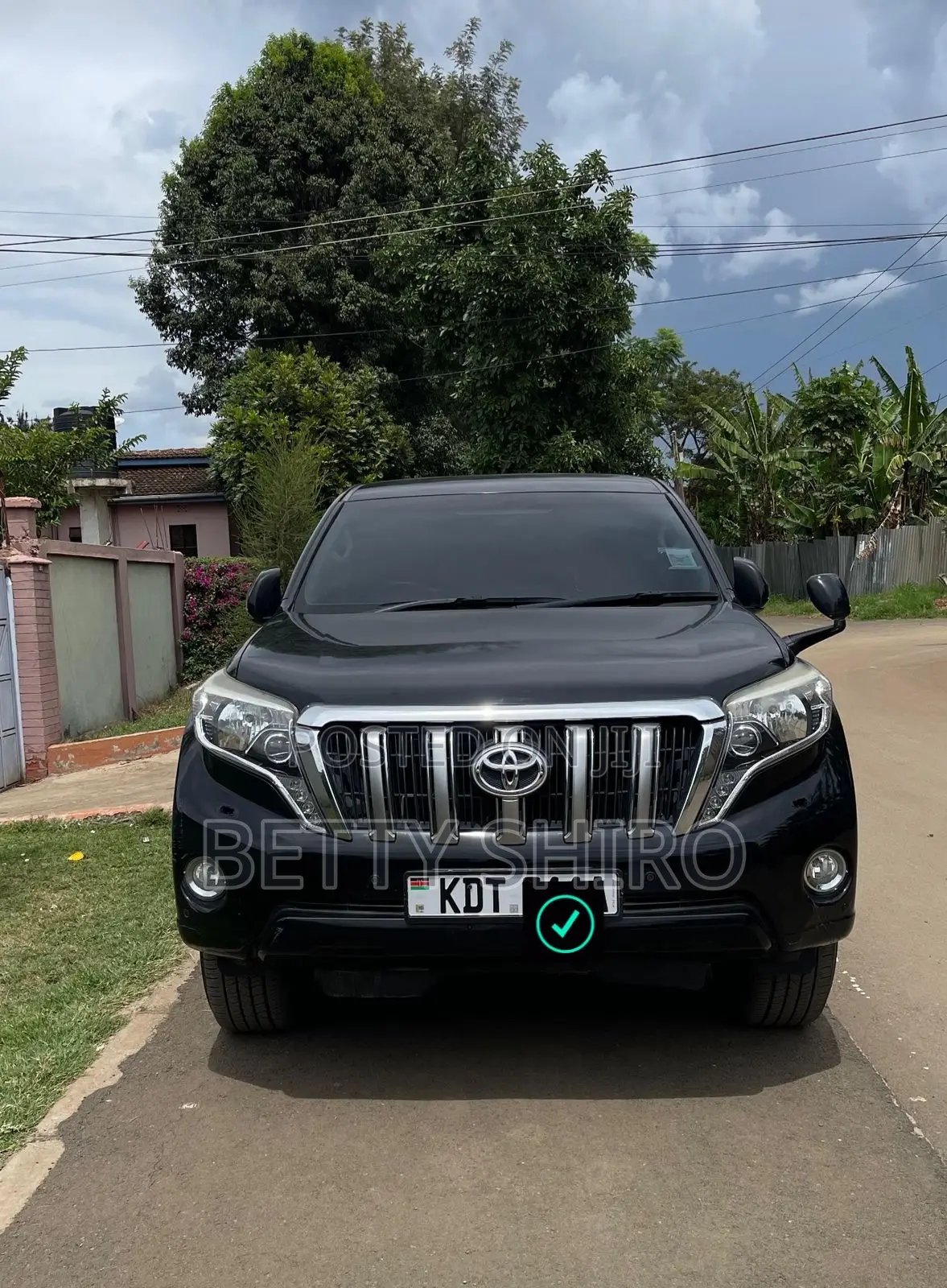 Toyota Land-Cruiser for Hire/Car Rental