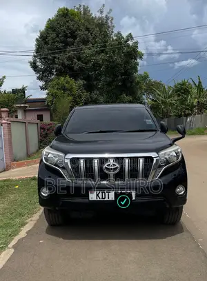 Toyota Land-Cruiser for Hire/Car Rental