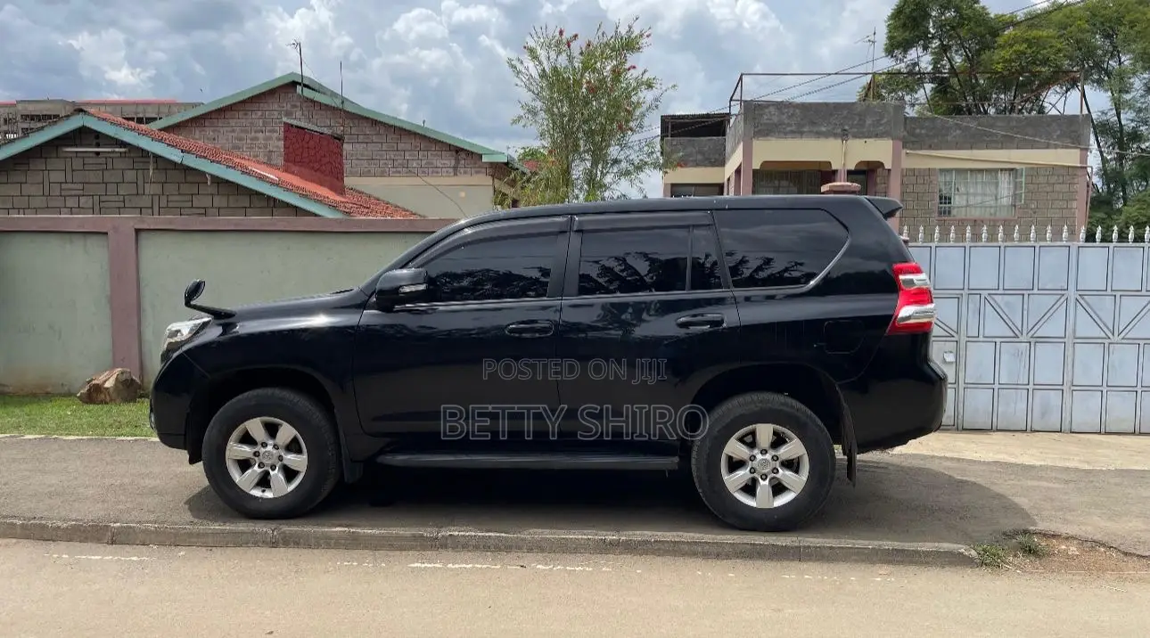 Toyota Land-Cruiser for Hire/Car Rental