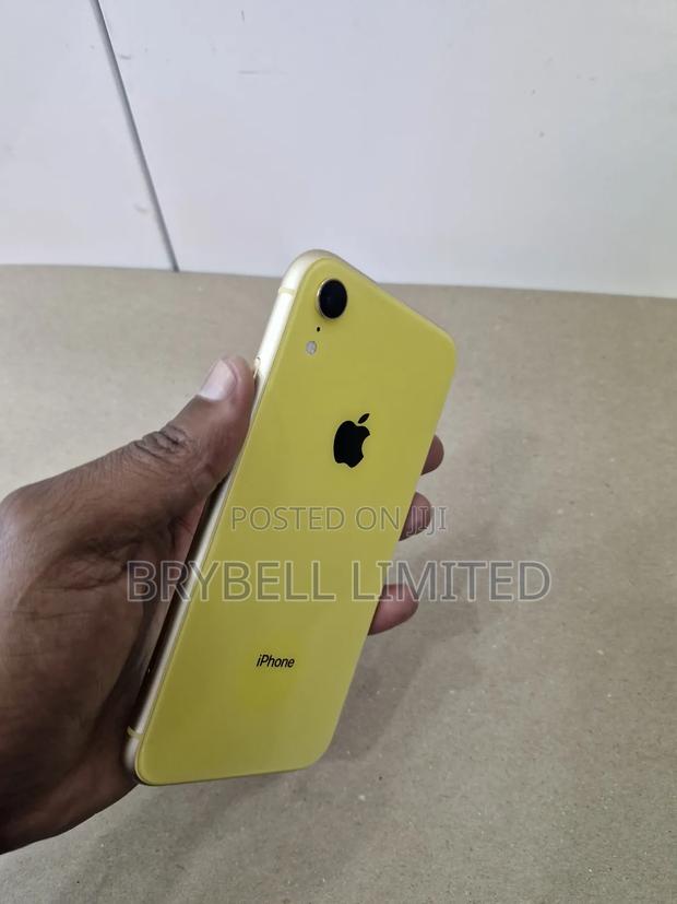 Apple iPhone XR 64 GB Yellow - main view