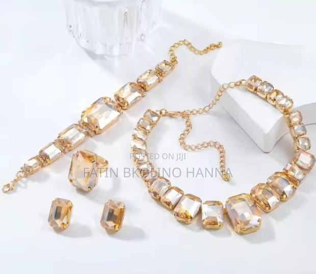 Gold Rhinestone Jewellery Set - thumbnail 2