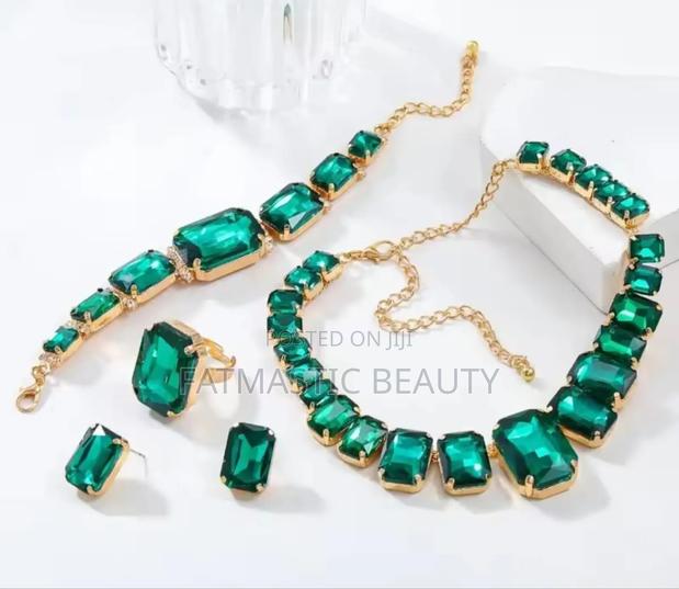 Cute Green Rhinestone Jewellery Set