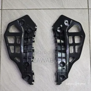Front Bumper Slide/Bracket Auris E180 2013-2018