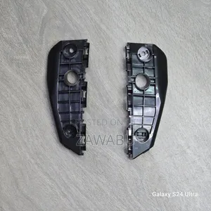 Bumper Slide/Bracket Auris E150 06-12