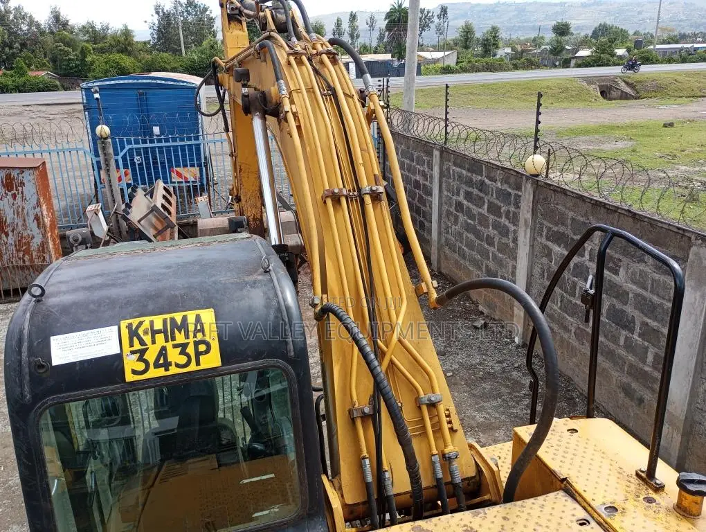JCB Js 220lc Escavator