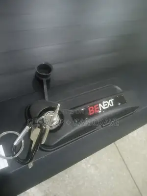 Premium Retractable Tonneau Hilux Cover