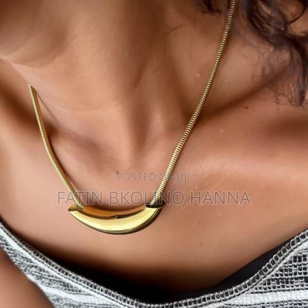Gold Stainless Steel Choker - main view