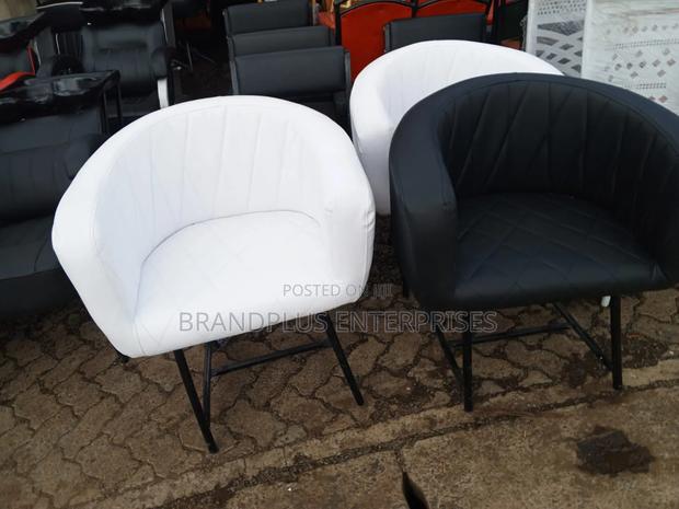 Styling Seat/Manicure Seat - main view