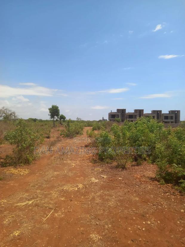 1 Acre in Msa Vipingo for Sale Touching Two Service Road - thumbnail 4