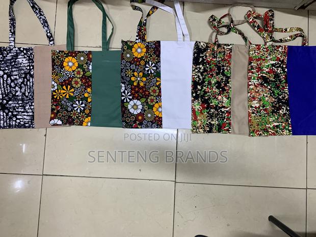 Tote Bags With Different Colors