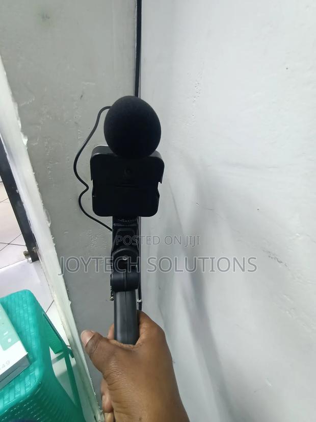 One Hand Grip With a Blue Tooth Shatter Led Light - thumbnail 6