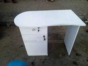 Manicure Table