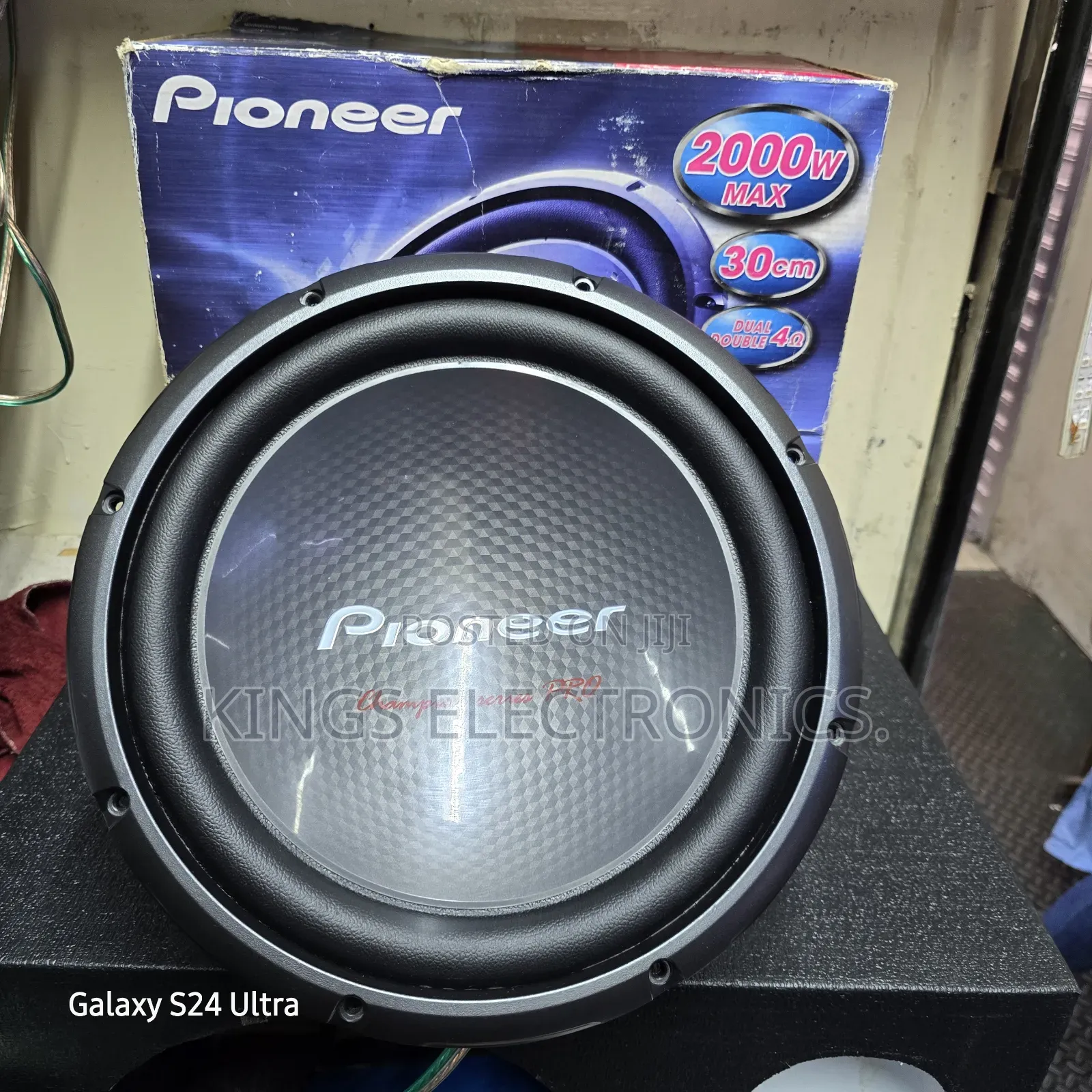 Pioneer 2000watts 3003d4