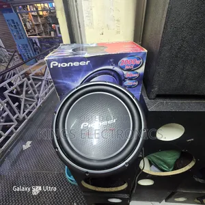 Pioneer 2000watts 3003d4