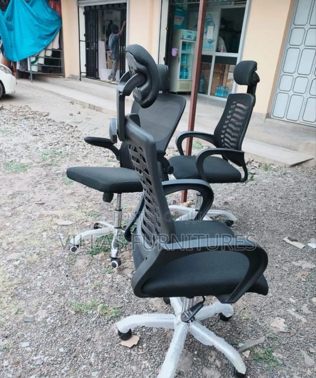 Revolving Headrest Chair
