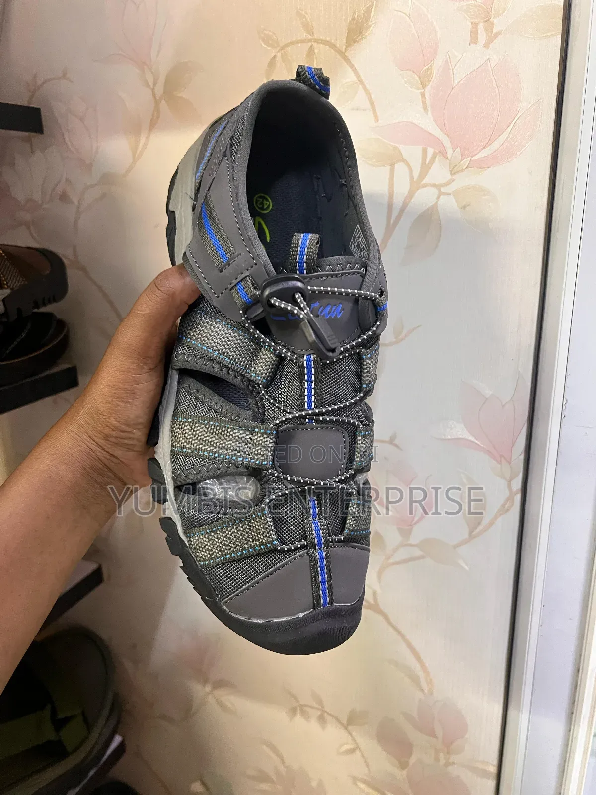 Grey Men's Open -Kiatu-Breathable Shoes Size 40 to 44