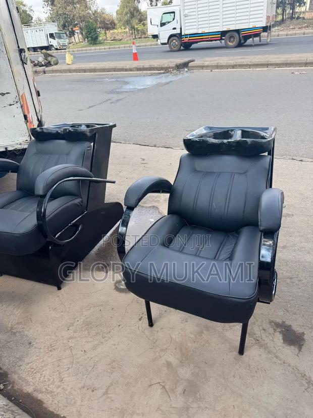 Salon Sink Chair - main view