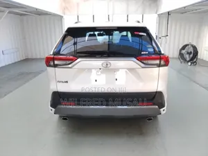Toyota RAV4 2019 White