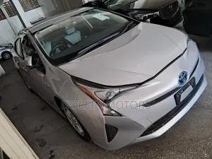 Toyota Prius 2018 Silver