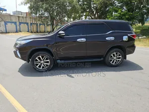 Toyota Fortuner 2016 Purple