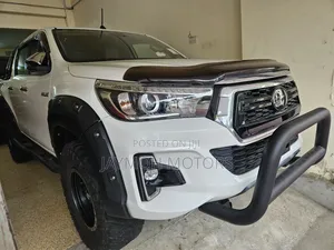 Toyota Hilux 2019 White
