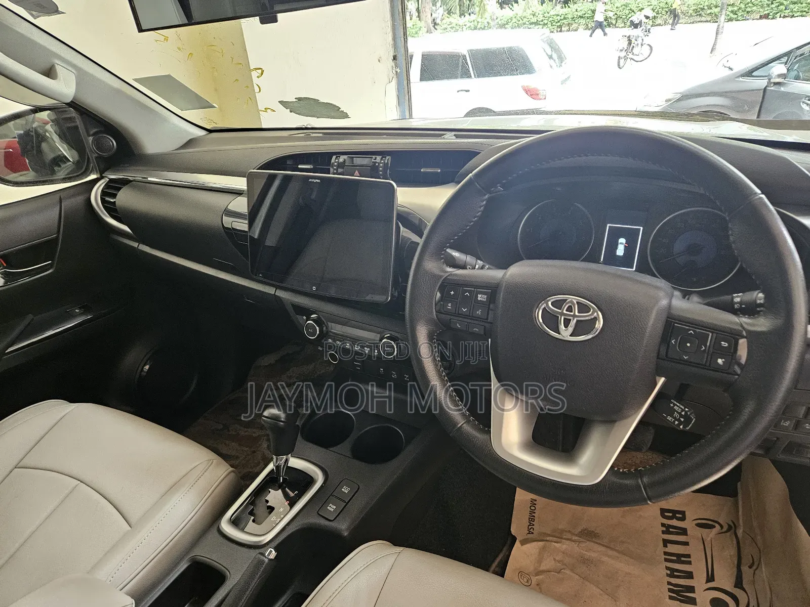 Toyota Hilux 2019 White