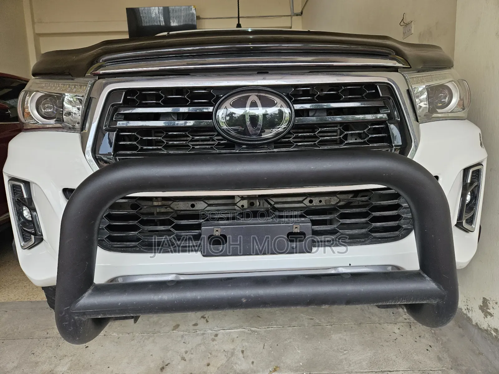 Toyota Hilux 2019 White