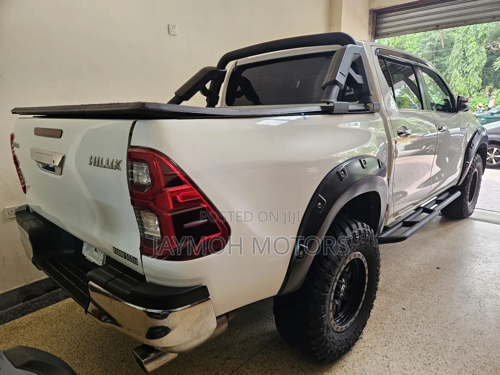 Toyota Hilux 2019 White