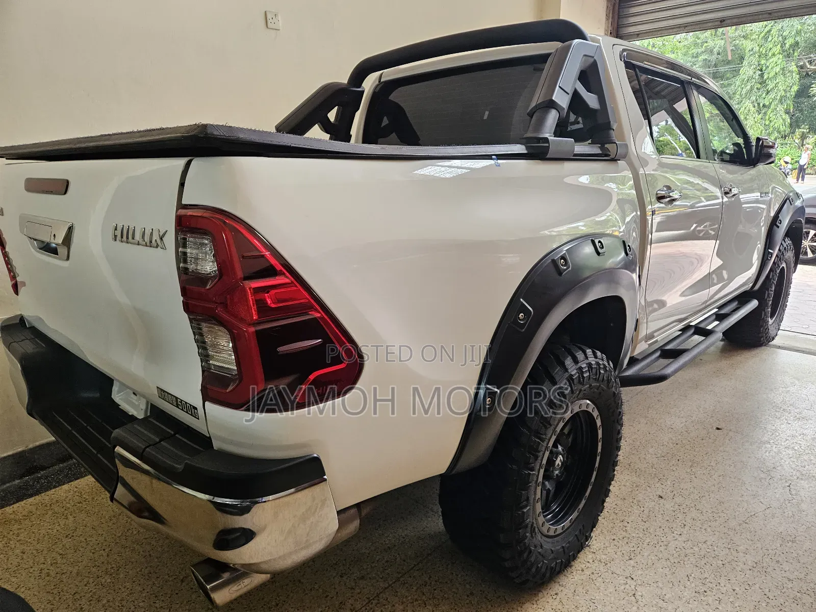 Toyota Hilux 2019 White