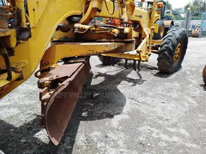 Komatsu Gd605a-3