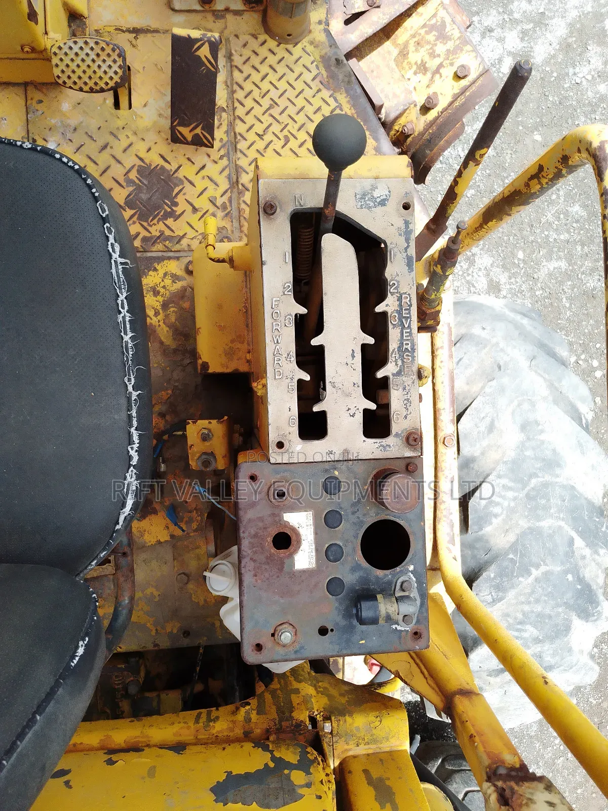 Komatsu Gd605a-3
