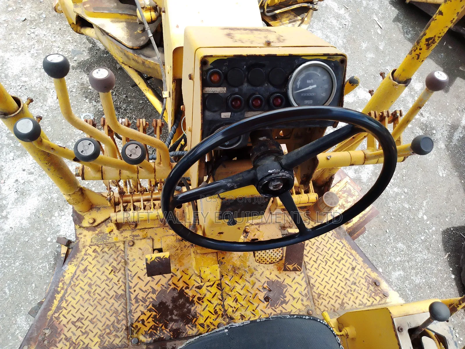 Komatsu Gd605a-3