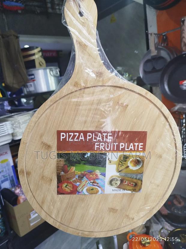 Round Pizza Board With Handle - thumbnail 3