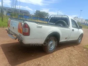 Isuzu D-MAX 2012 White