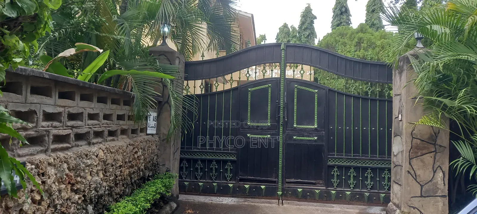 4bdrm Maisonette in Nyali Enclave for sale