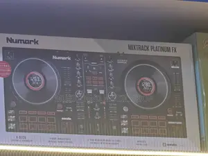 Numark Mixtrack Platinum Fx