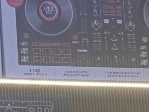 Numark Mixtrack Platinum Fx