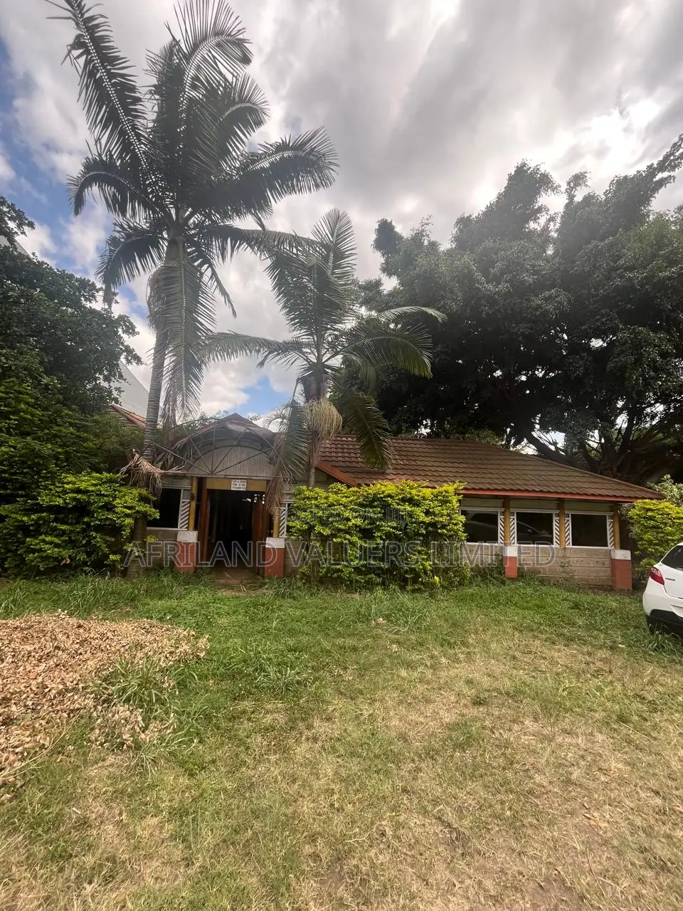 1 Acre Land for Sale in Upperhill