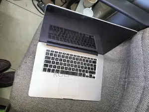 Laptop Apple MacBook Pro 2015 16GB Intel Core i7 SSD 512GB