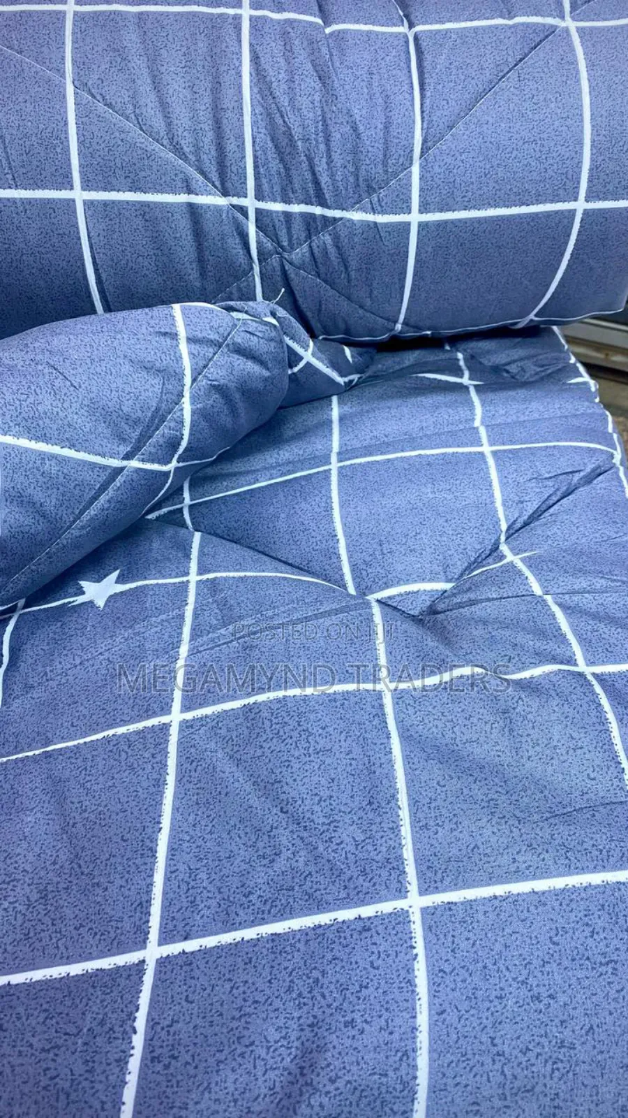 Duve 4*6 With 1pc Duvet ,1pc Bedsheets 2pc Pillowcase